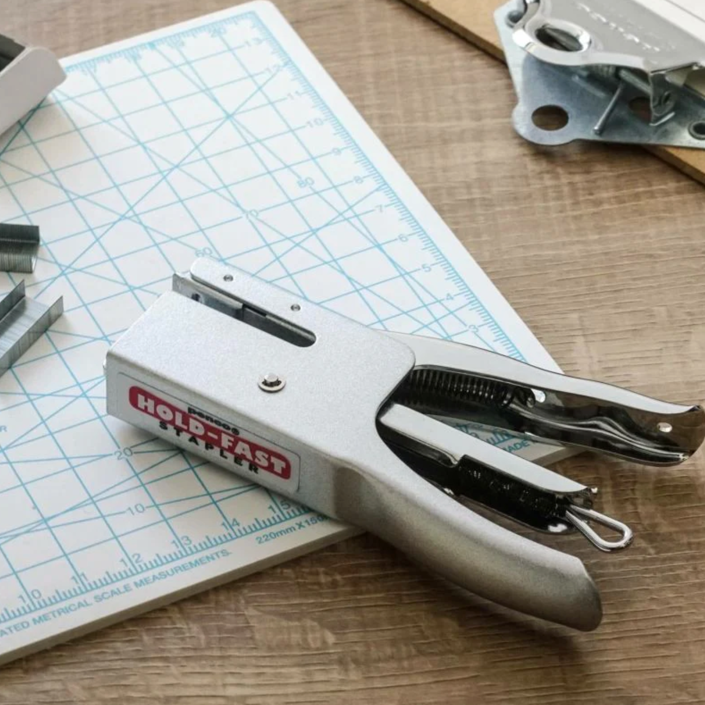 Penco_Steel_Stapler_Ivory.png
