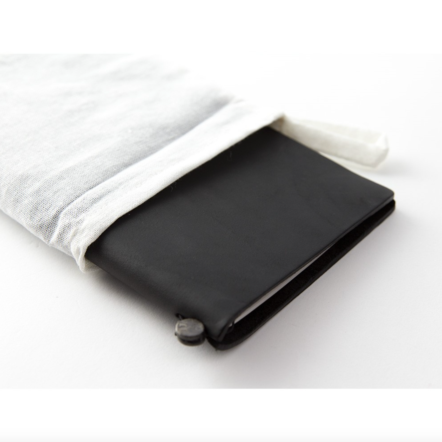 Travelers_Notebook_Passport_Leather_Cover_Bag.png